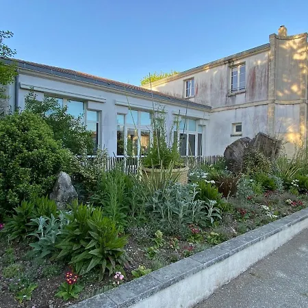Apartment Maison De Ville Au Pied De L Ile De Re La Rochelle (Charente-Maritime)