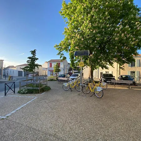 Maison De Ville Au Pied De L Ile De Re