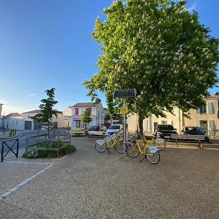 Maison De Ville Au Pied De L Ile De Re Apartment