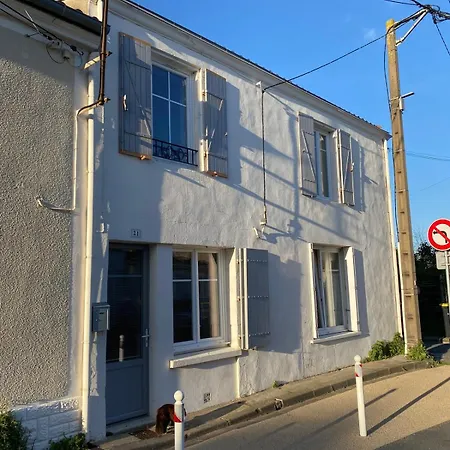 Maison De Ville Au Pied De L Ile De Re * La Rochelle (Charente-Maritime)