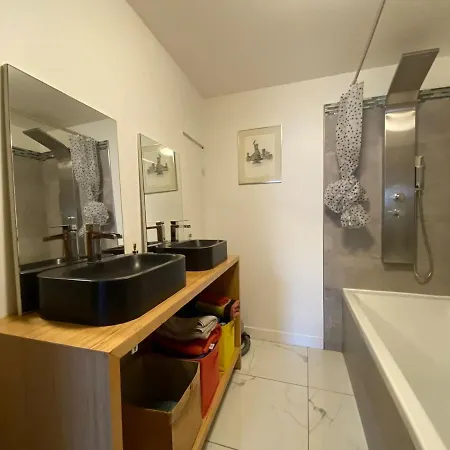 Maison De Ville Au Pied De L Ile De Re Apartment